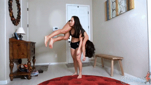 4tomiko.com - TOMIKO AND SUMIKO GET A LIFT thumbnail